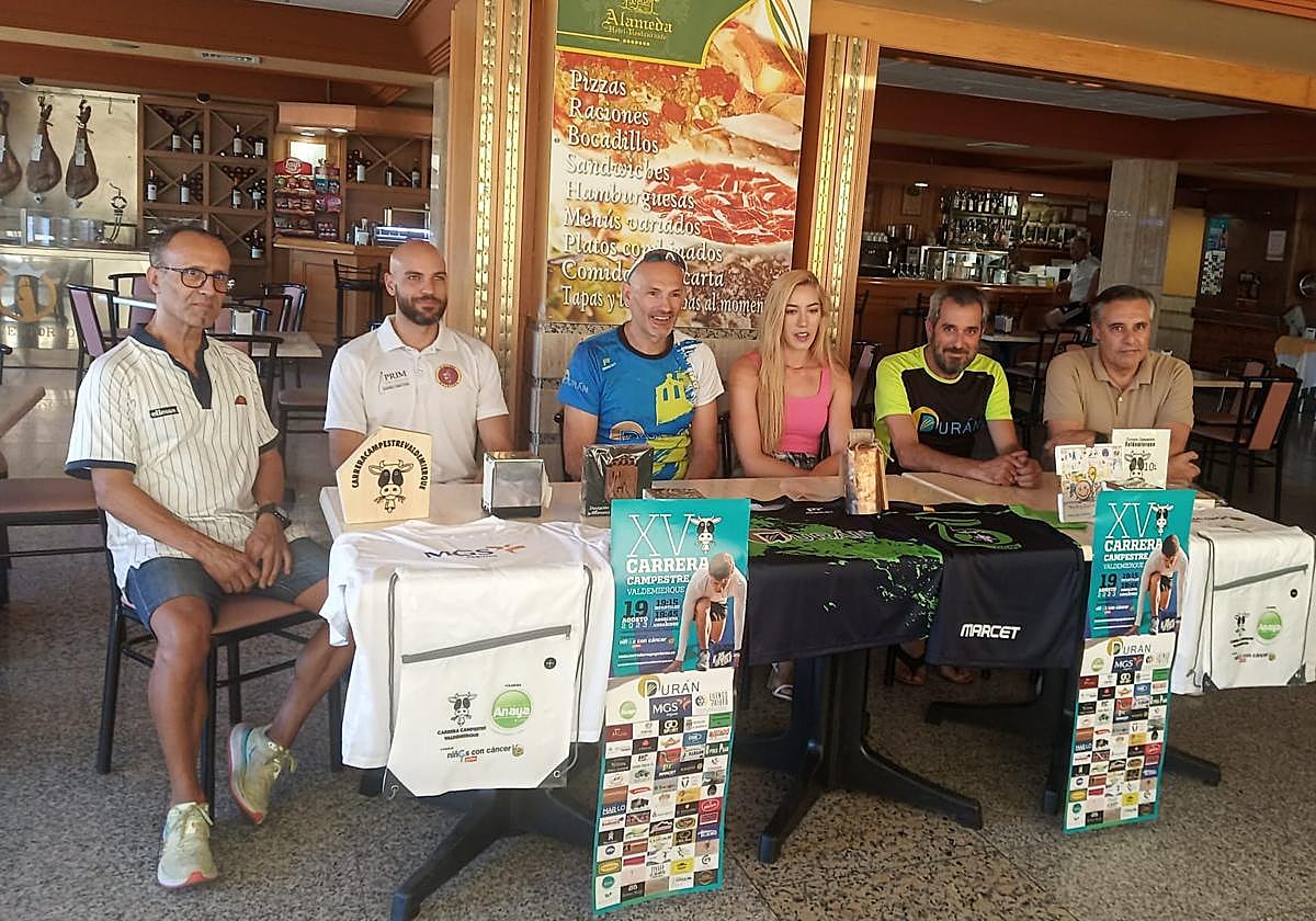 Participantes en la presentación de la carrera.