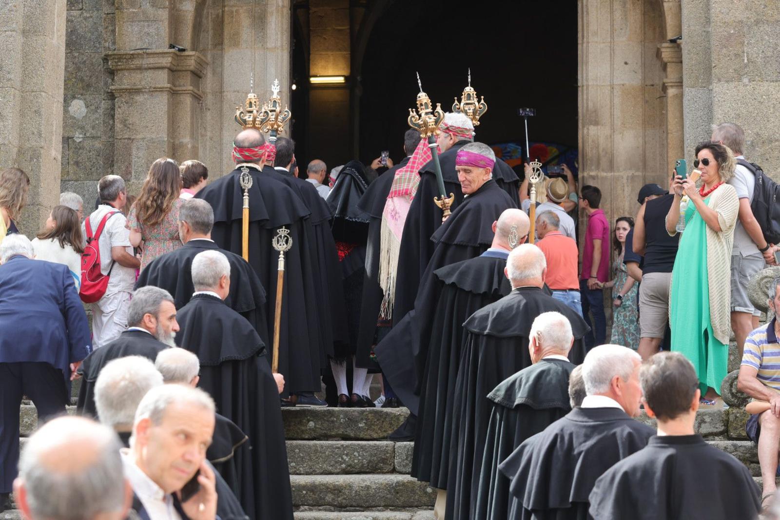 Un alberca abarrotada revive la tradición del Diagosto