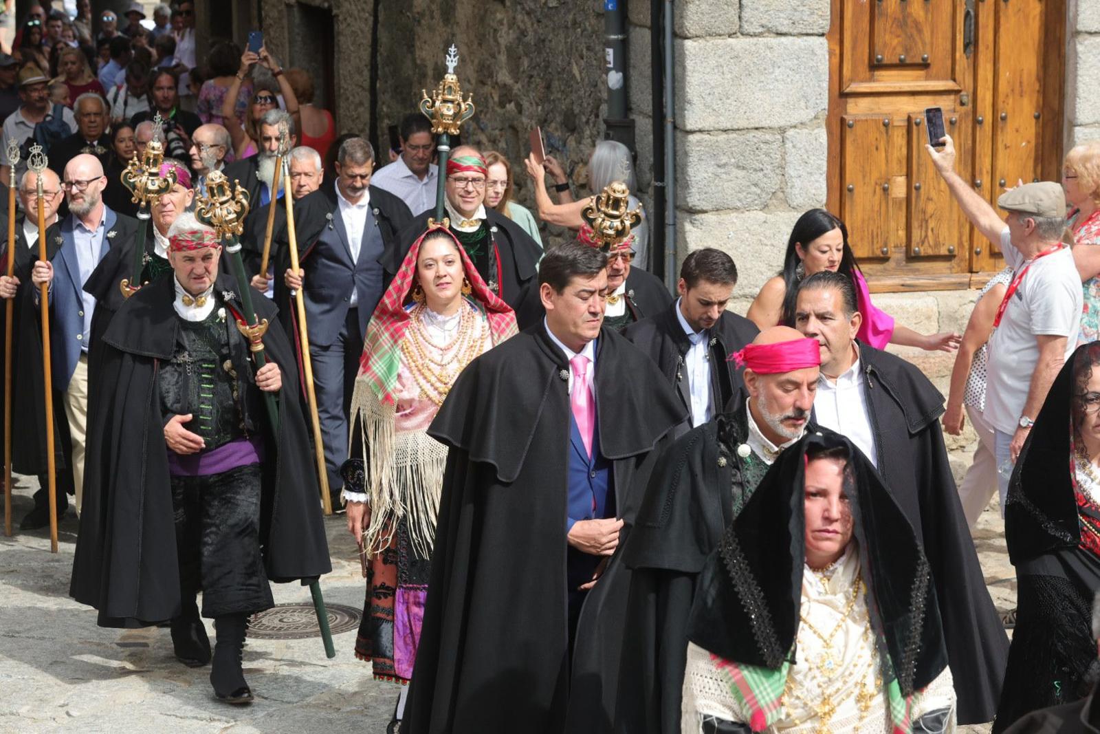 Un alberca abarrotada revive la tradición del Diagosto