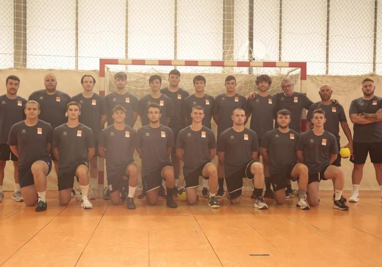 La plantilla del BM Salamanca posa al inicio de la pretemporada.