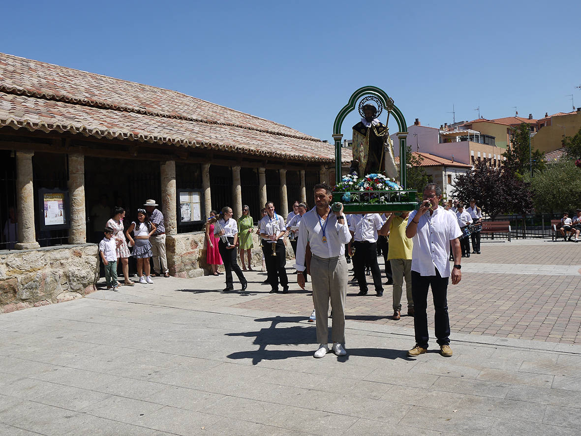 Carbajosa de la Sagrada celebra el día de su patrón San Roque