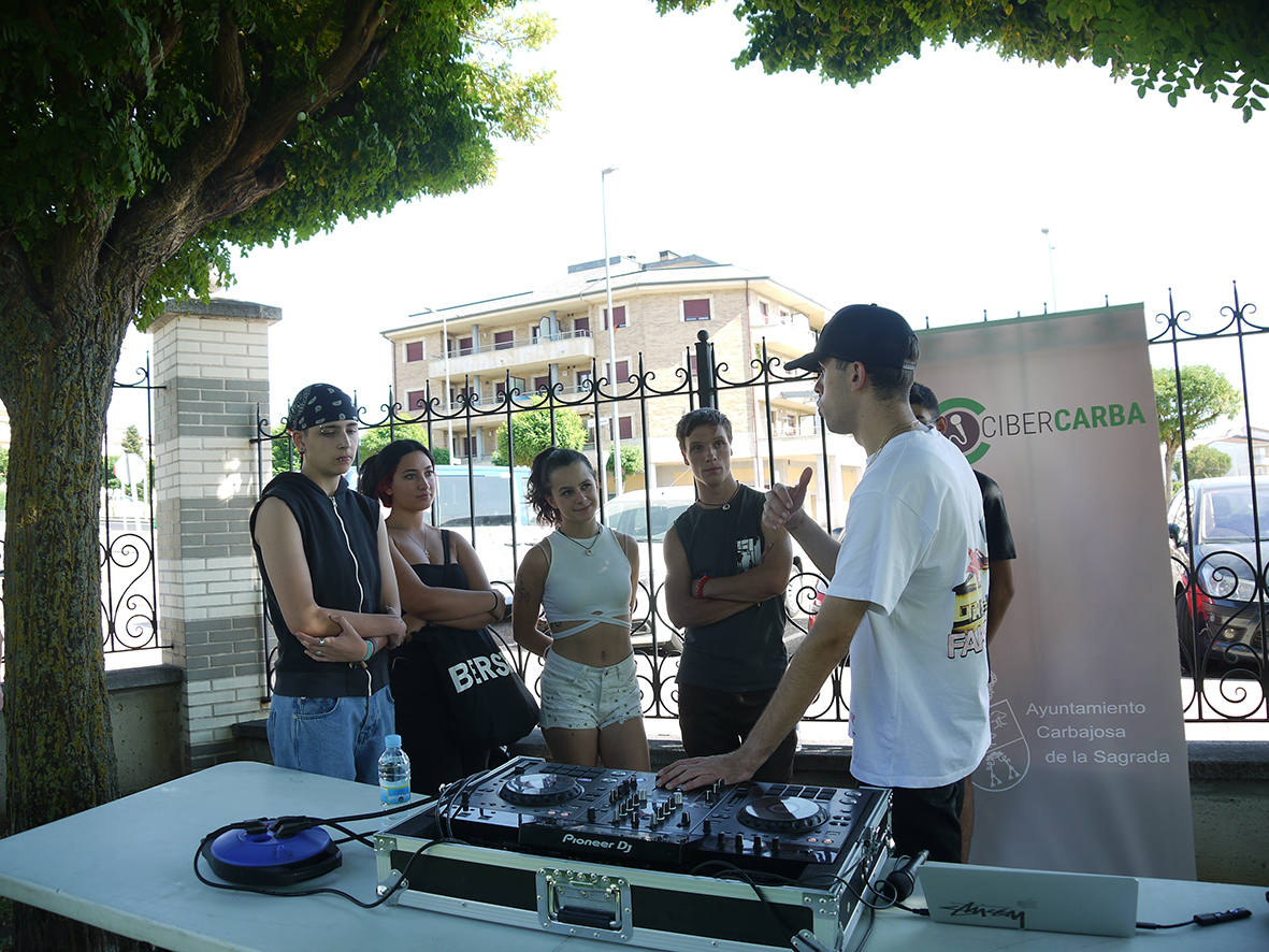 Homenaje a los mayores en el penúltimo día de las fiestas de Carbajosa