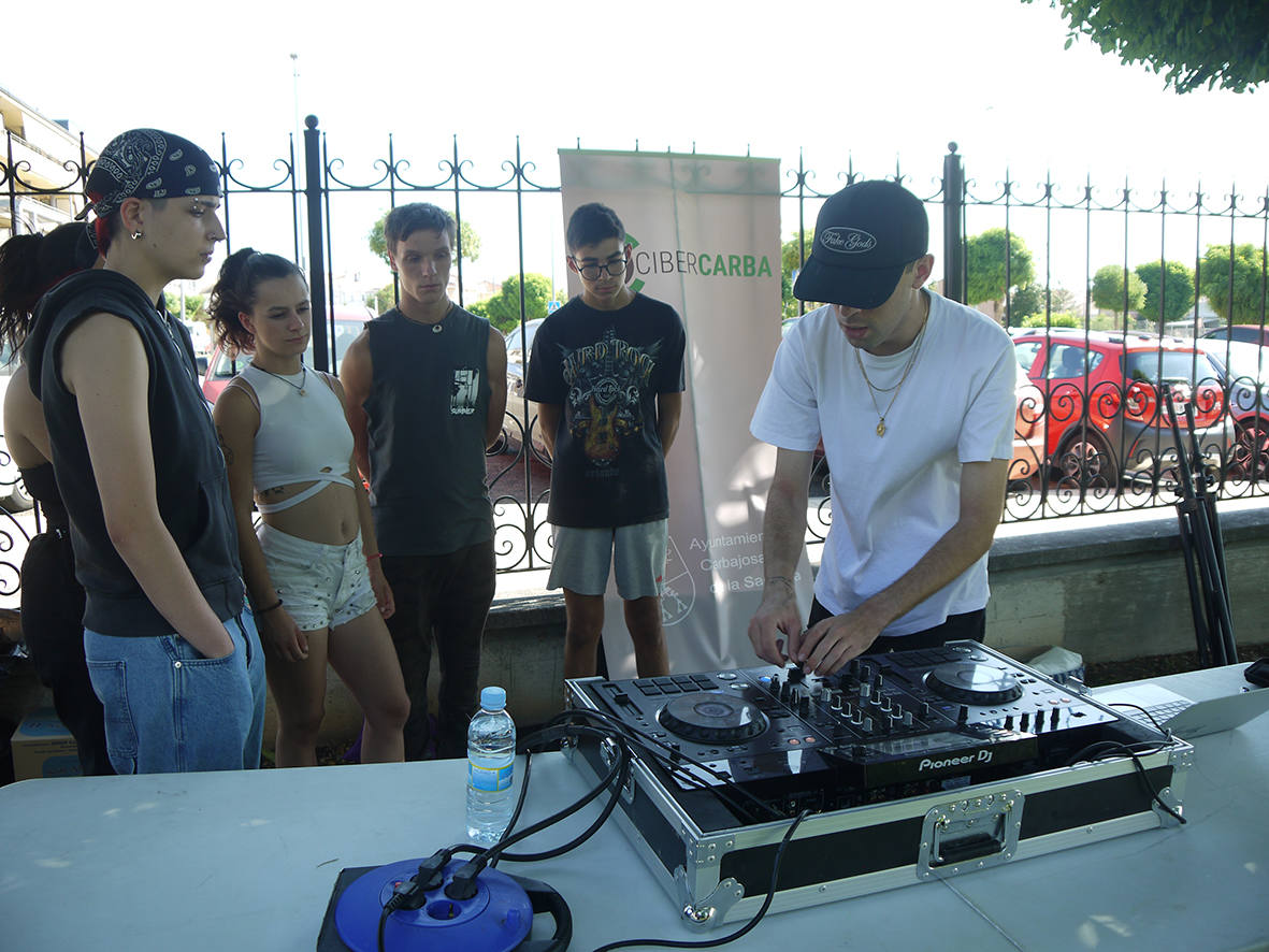 Homenaje a los mayores en el penúltimo día de las fiestas de Carbajosa