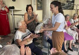 Homenaje a los mayores en el penúltimo día de las fiestas de Carbajosa
