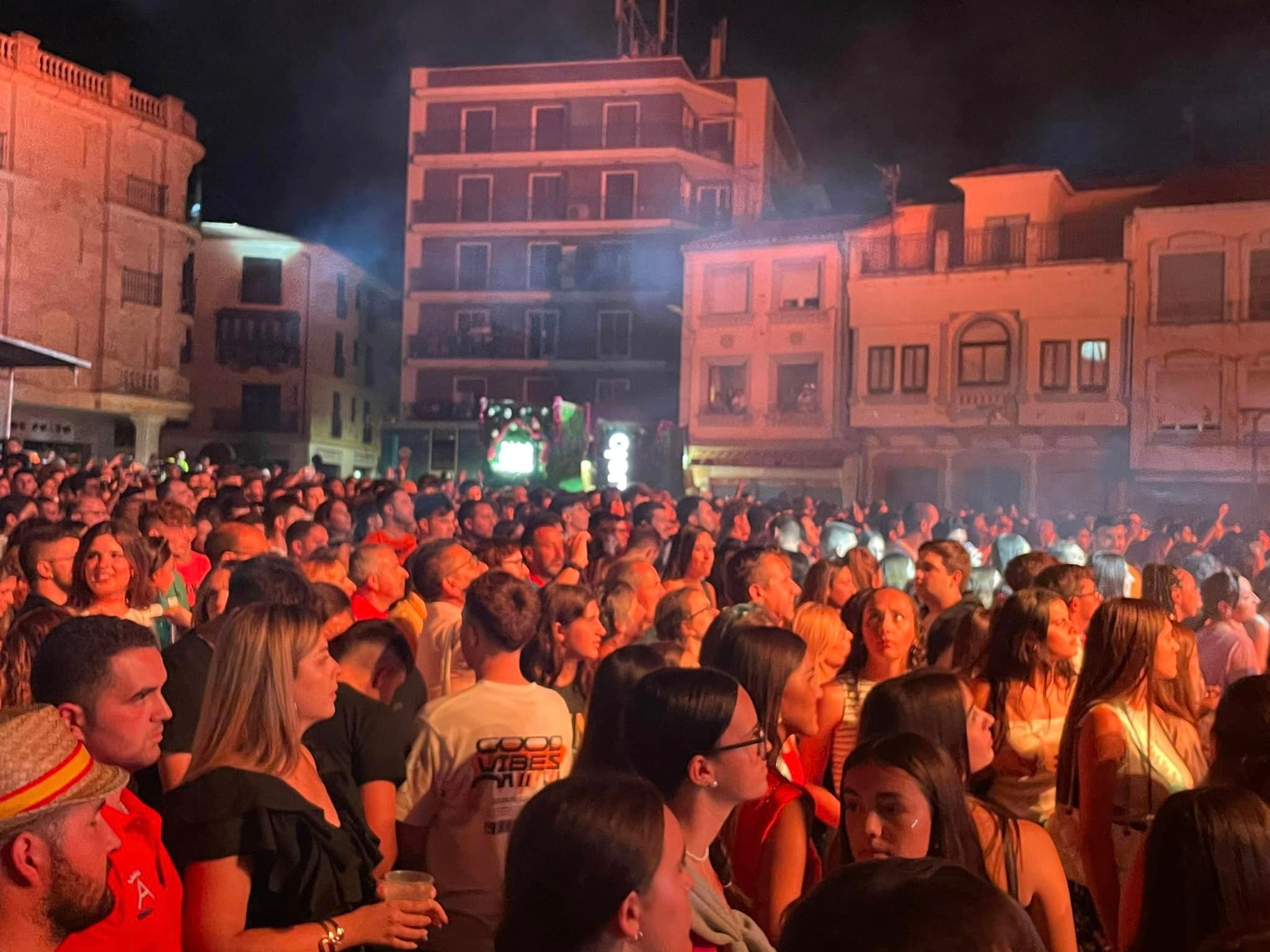 La orquesta Panorama vuelve a llenar y triunfar en Guijuelo