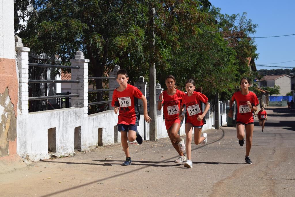 La VIII Carrera Popular en Aldehuela de Yeltes, en imágenes