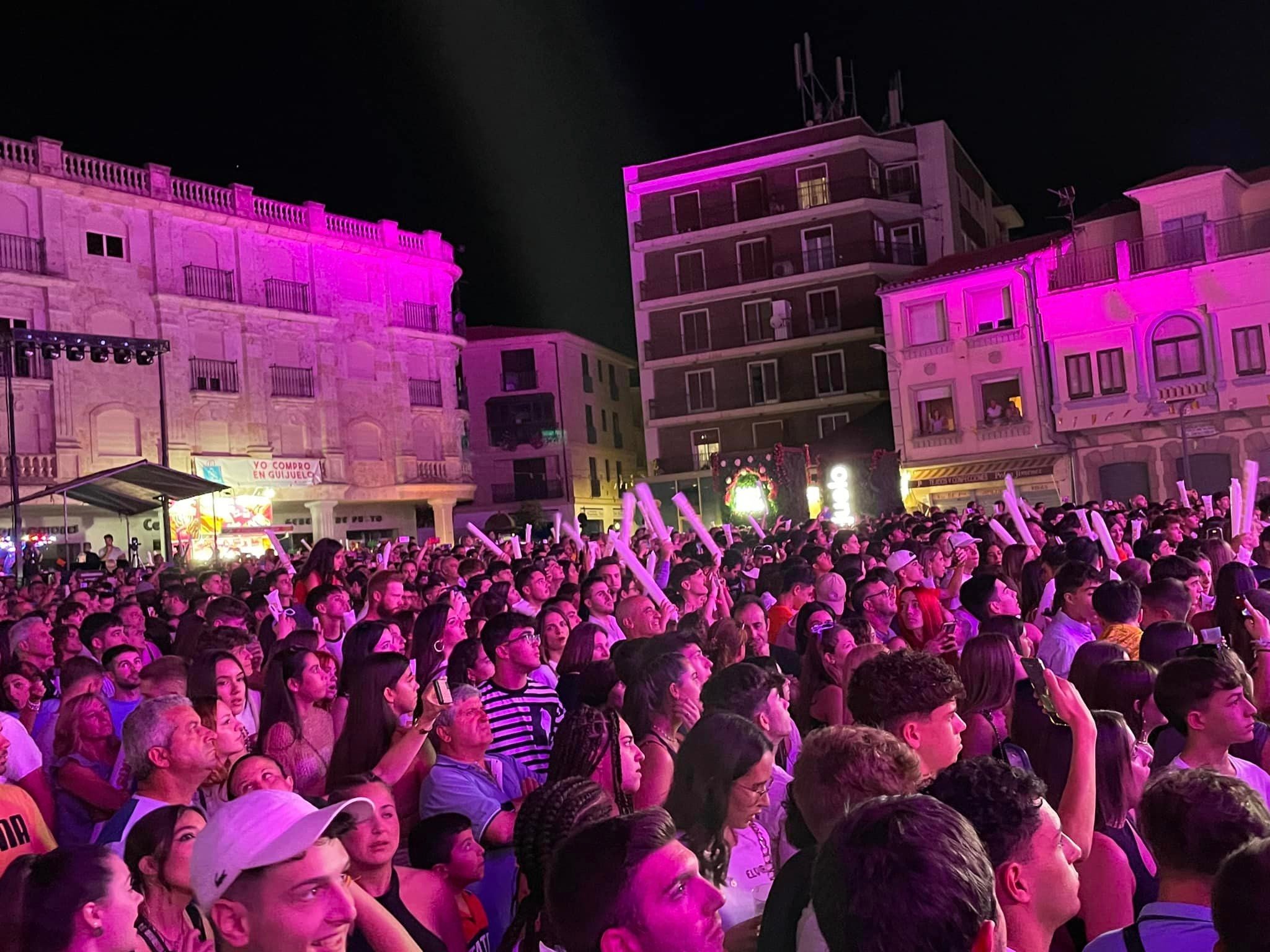 La orquesta Paris de Noia pone el colofón a las Ferias y Fiestas de Guijuelo