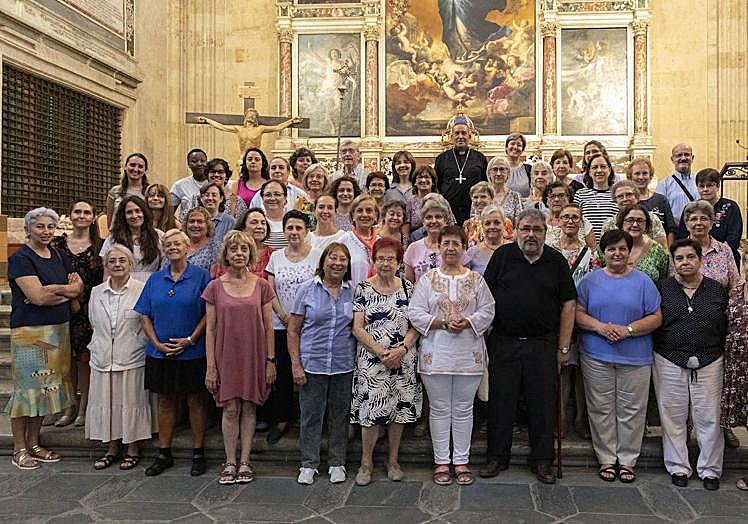 Imagen principal - Quiénes son las mujeres vírgenes consagradas o esposas de Cristo que se reúnen en Salamanca