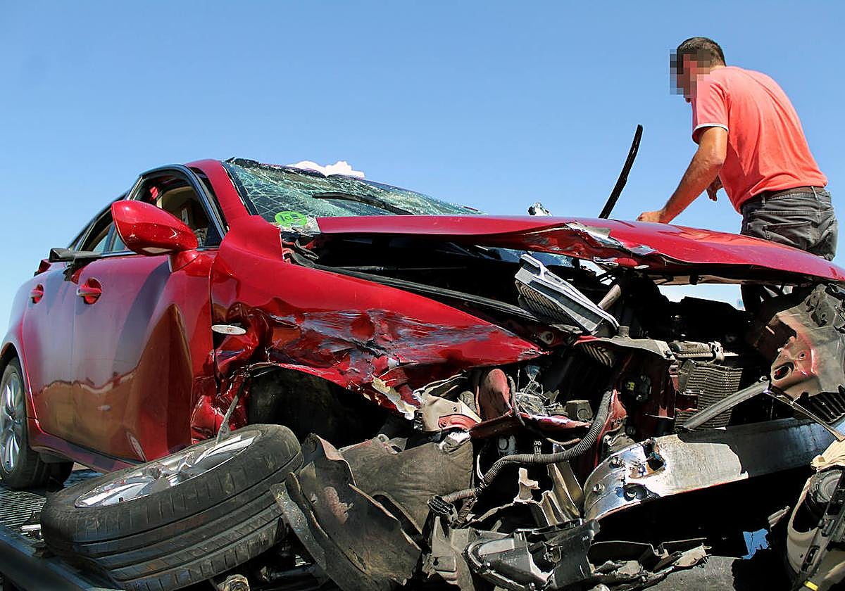 Estado en el que ha quedado el coche tras el accidente.