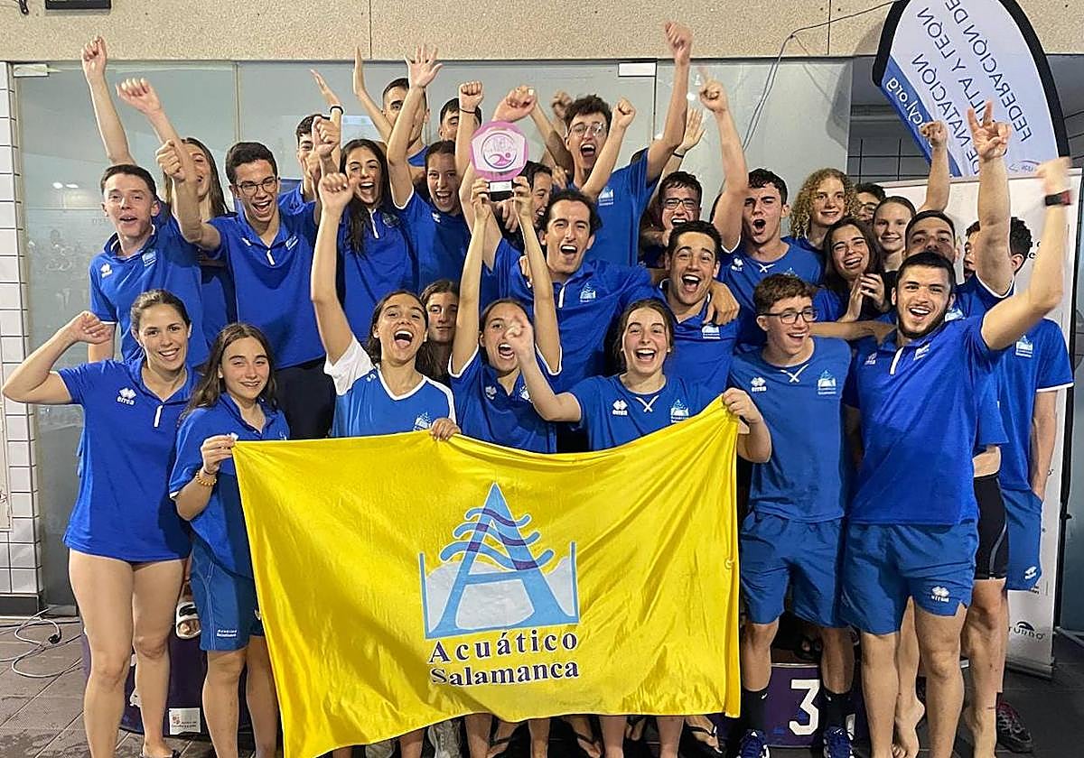 Integrantes del Club Acuático Salamanca en el último campeonato de Castilla y León.
