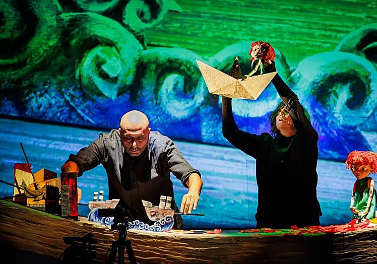 Imagen principal - Ciudad Rodrigo asiste a cinco estrenos absolutos y alza el telón de &#039;Divierteatro&#039;