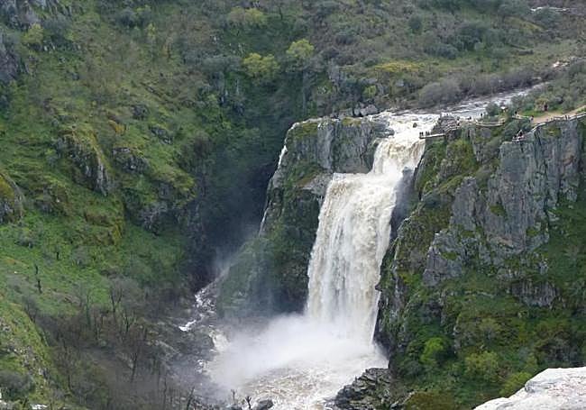 Cascada de los Pozo de los Humos.