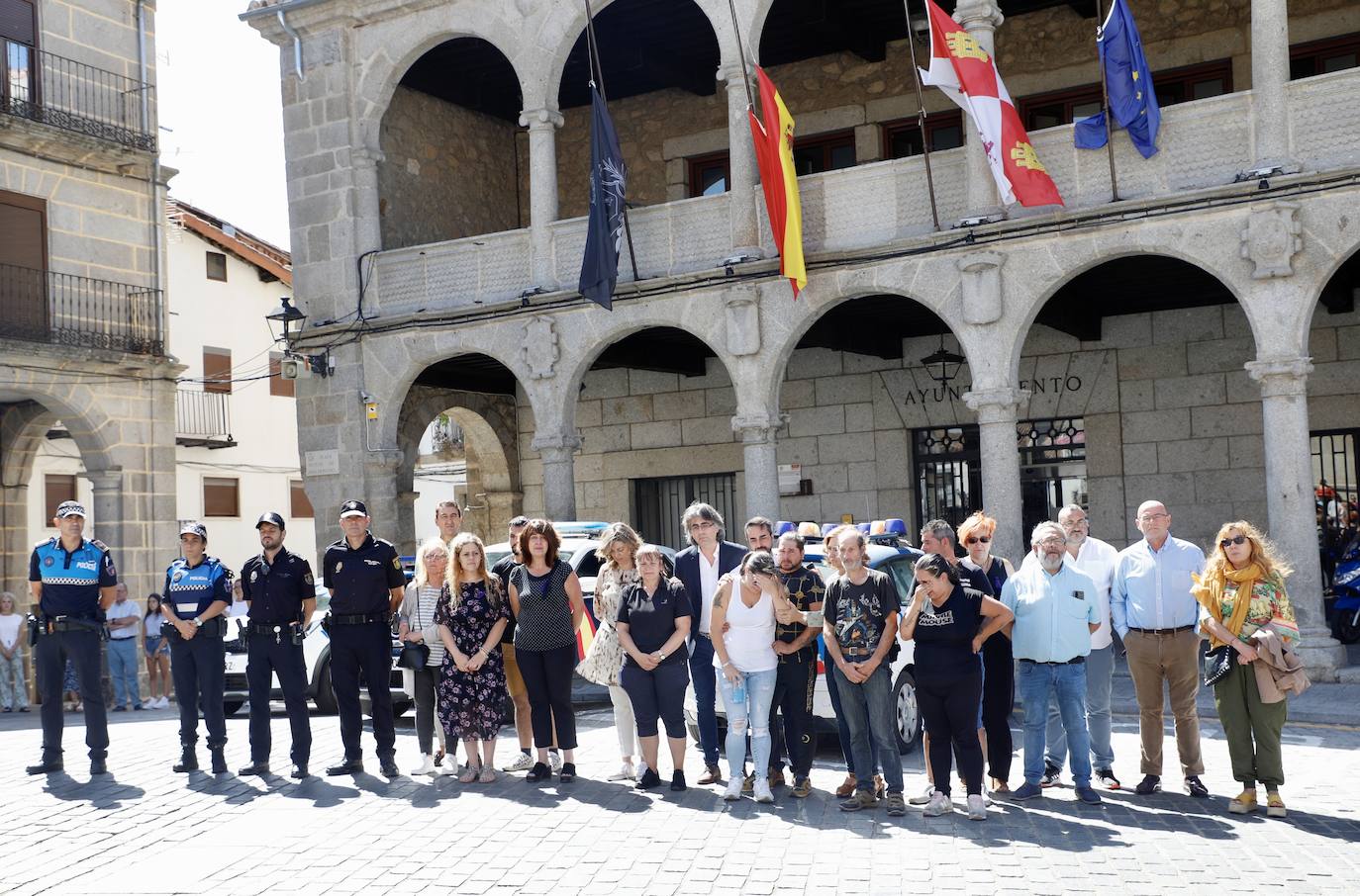 Minutos de silencio en Salamanca y la comunidad por la mujer asesinada en Béjar