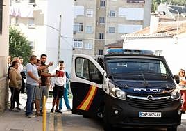 «Ella había empezado a trabajar en un bar y él decía que se acostaba con camareros y clientes»