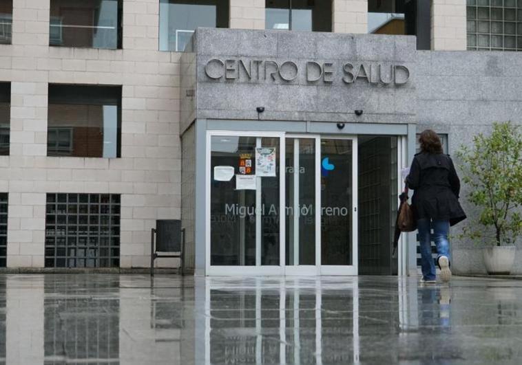 Denuncian el descontrol en los horarios de los centros de salud de la capital
