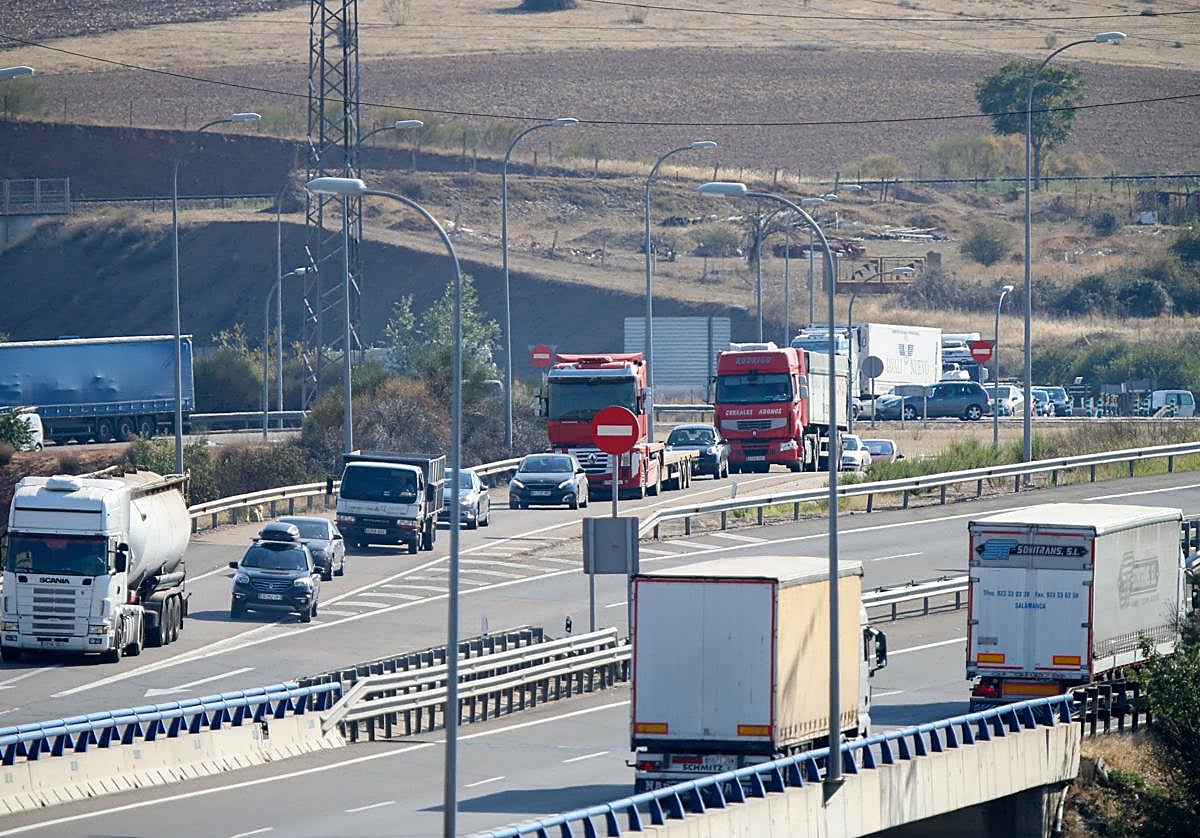 Autovía de Salamanca con importantes atascos.