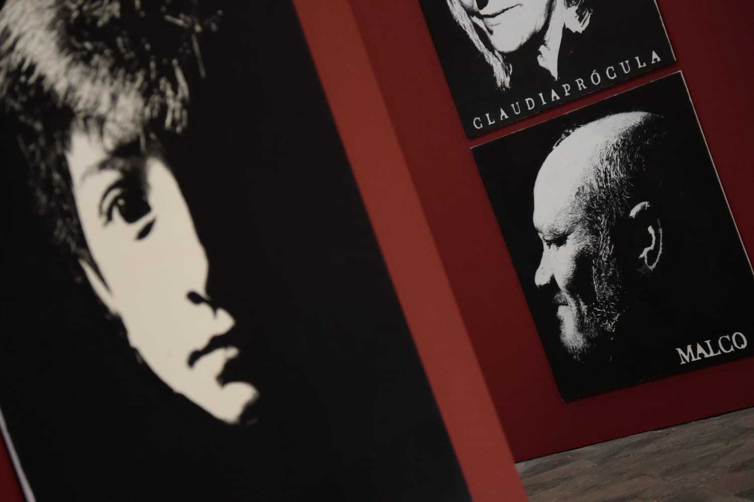 Lo cotidiano y lo divino en la exposición del retratista Ángel Luis Iglesias