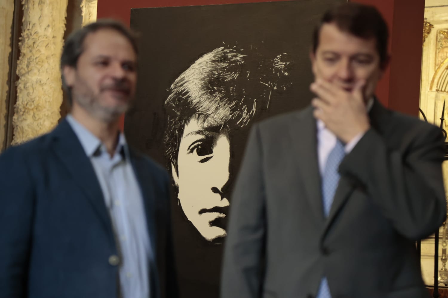 Lo cotidiano y lo divino en la exposición del retratista Ángel Luis Iglesias