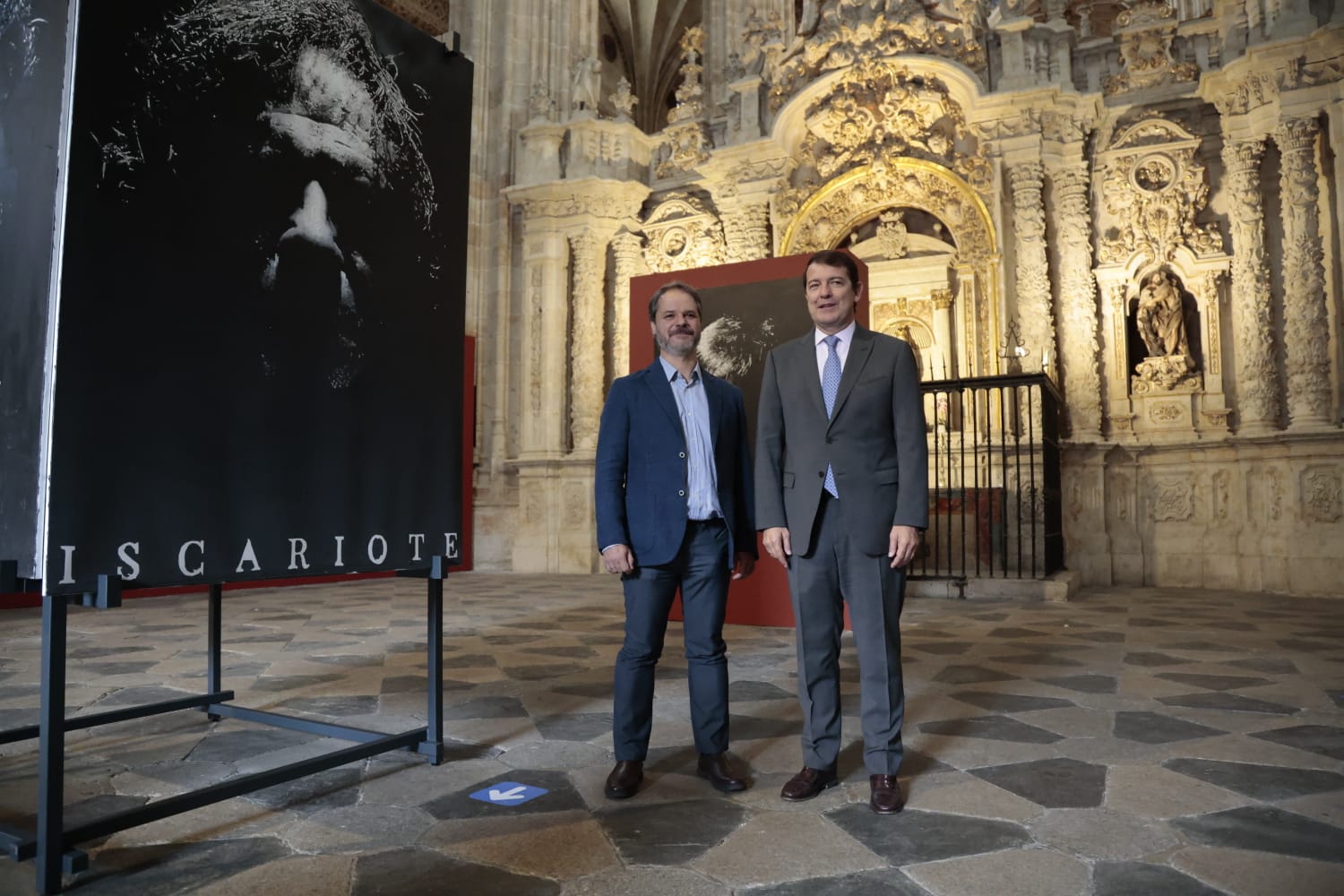 Lo cotidiano y lo divino en la exposición del retratista Ángel Luis Iglesias