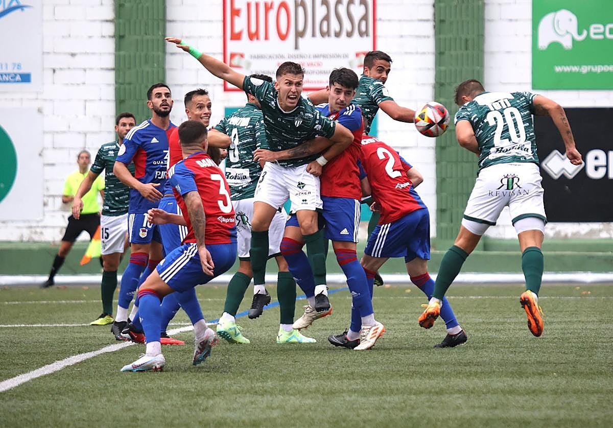 Remate a puerta del CD Guijuelo fallido.