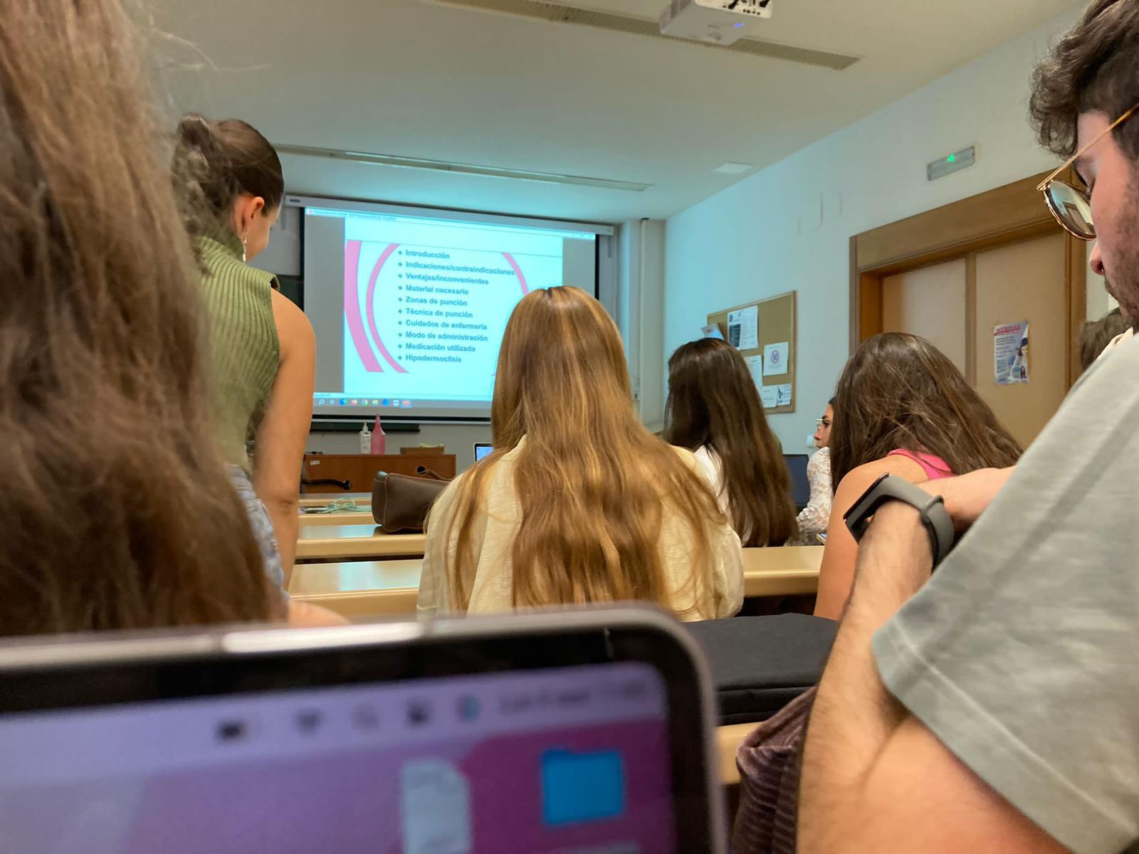 Imagen secundaria 2 - La USAL da el pistoletazo de salida a la vuelta a clase