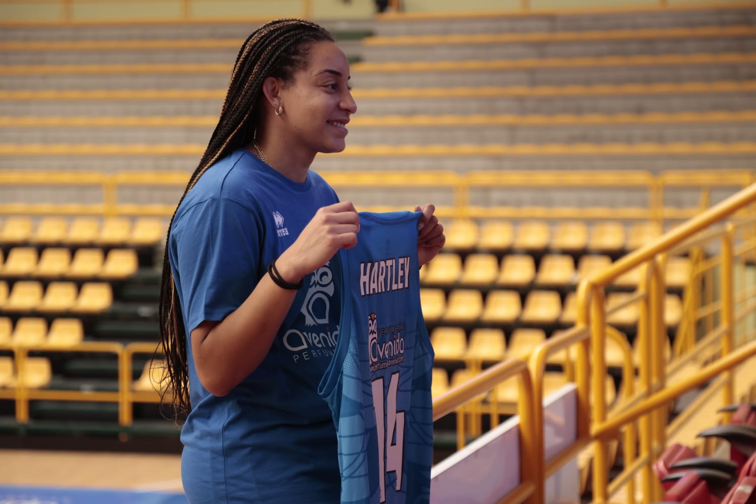 Bria Hartley apuesta por el azul del CB Avenida