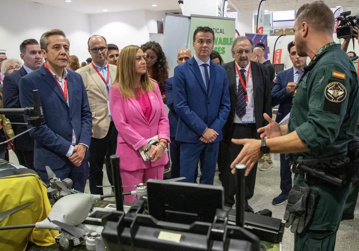 El ministro de Industria, Comercio y Turismo, Héctor Gómez visita Startup Olé.