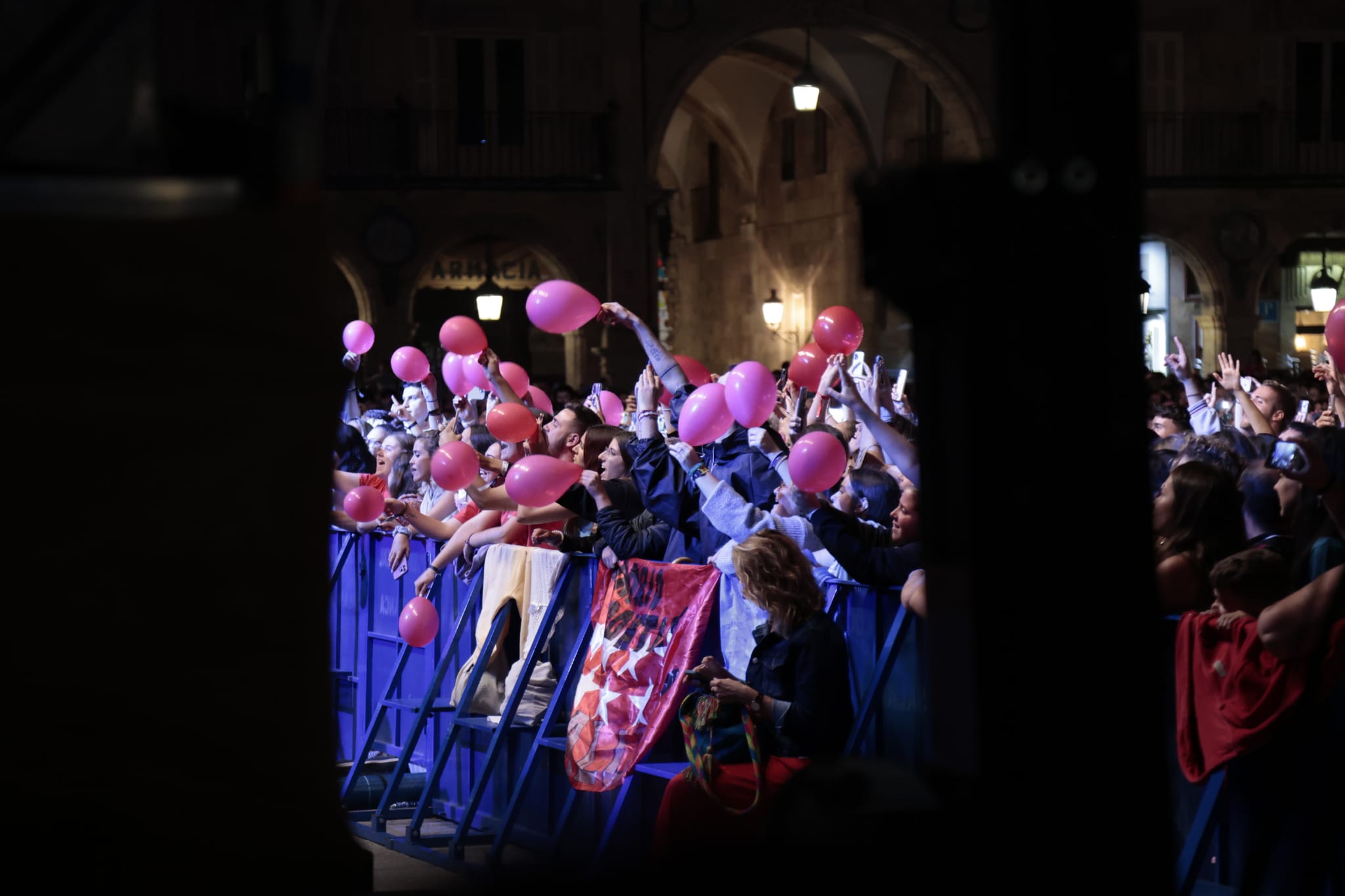 Llenazo en el concierto de Malú en la Plaza Mayor