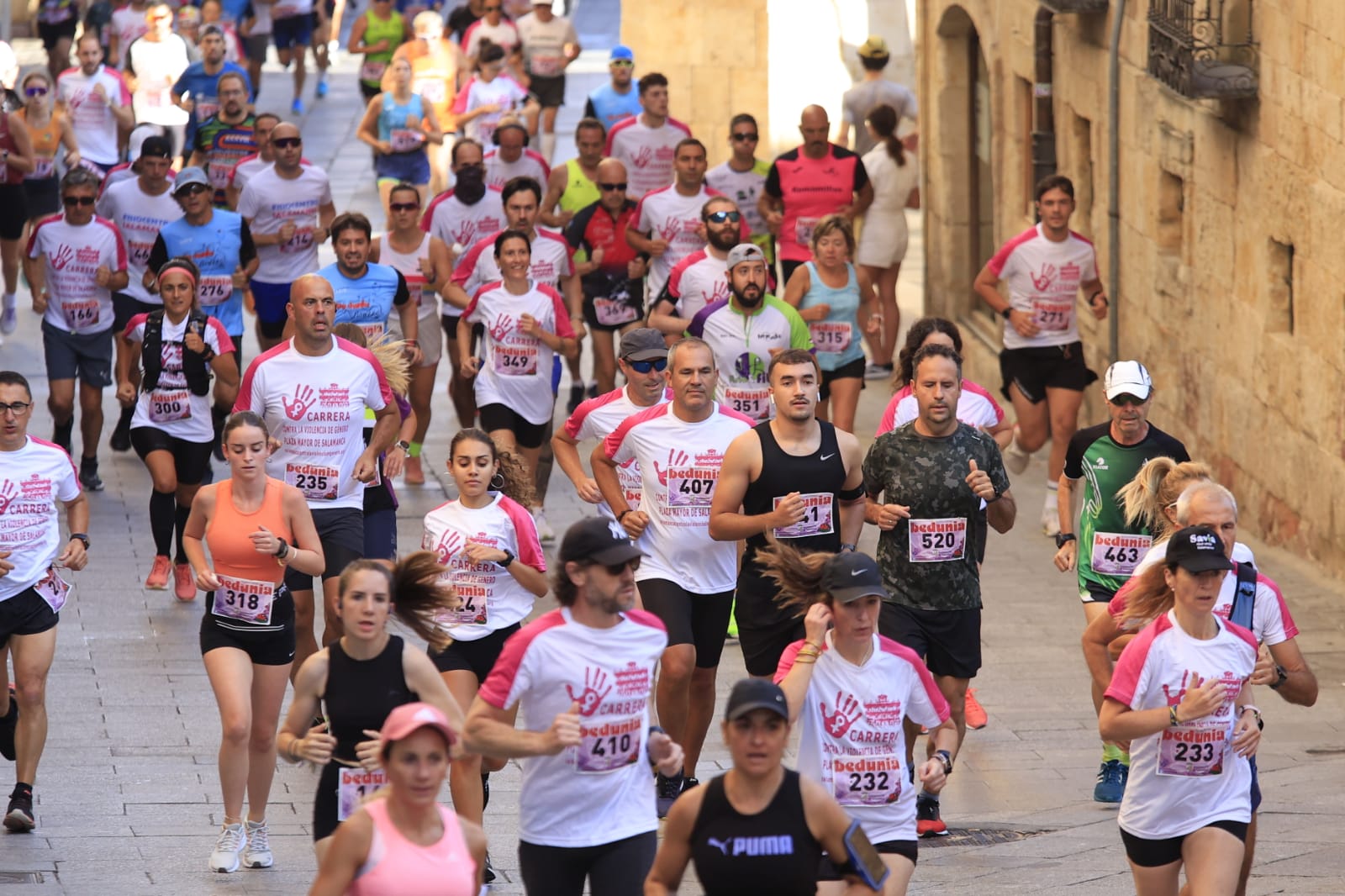 Carlos Gallego y Gema Martin ganan la carrera contra la Violencia de Género