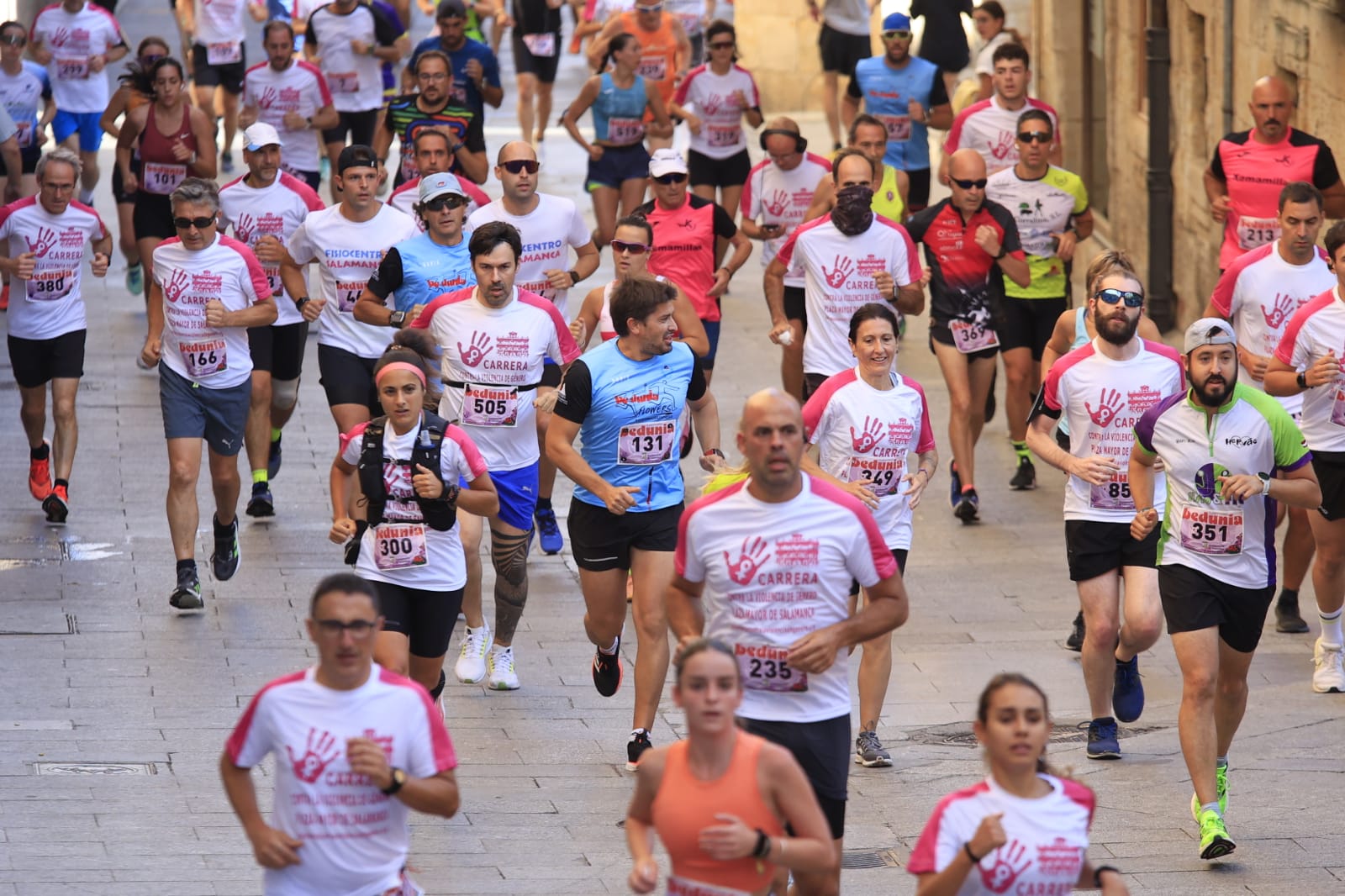 Carlos Gallego y Gema Martin ganan la carrera contra la Violencia de Género