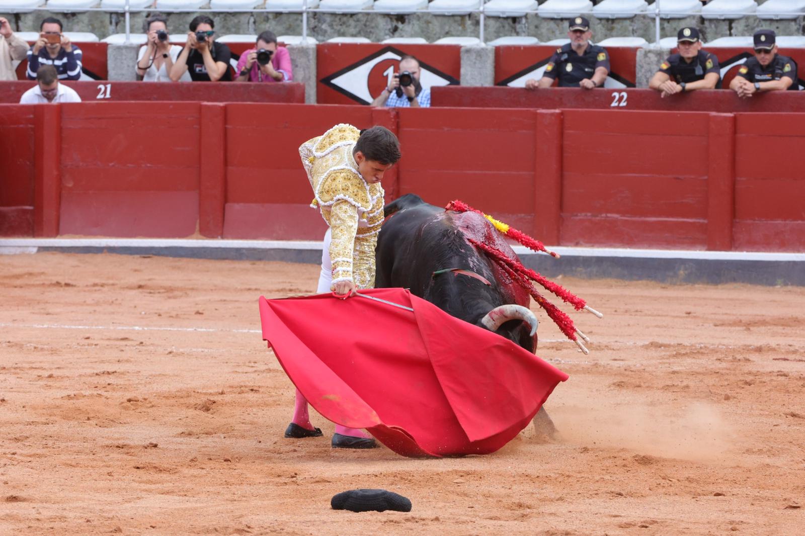 Segunda de abono de la feria con otra puerta grande