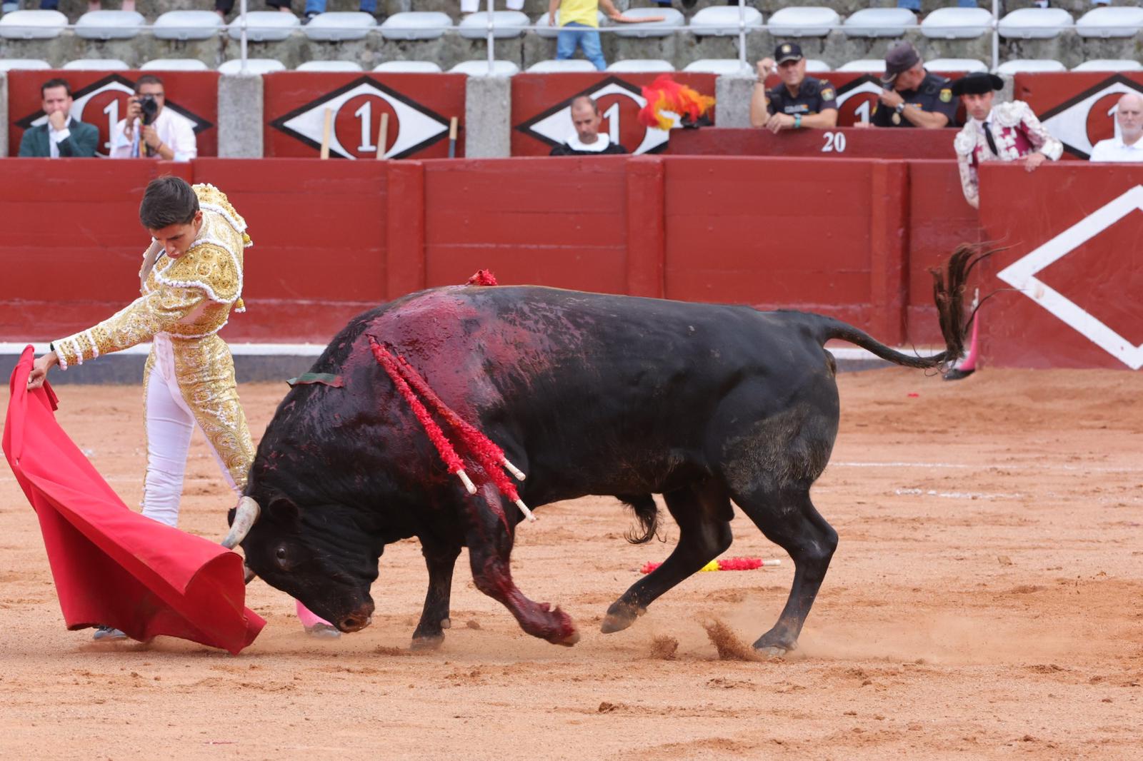 Segunda de abono de la feria con otra puerta grande