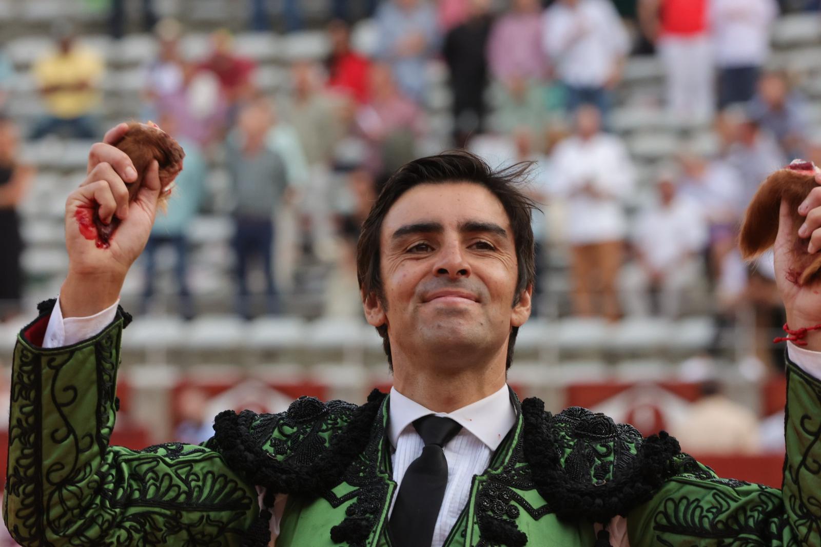 Segunda de abono de la feria con otra puerta grande