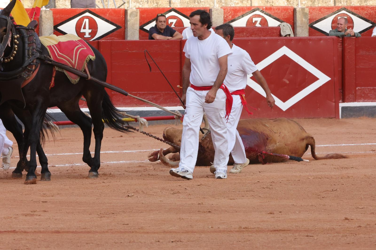 Segunda de abono de la feria con otra puerta grande