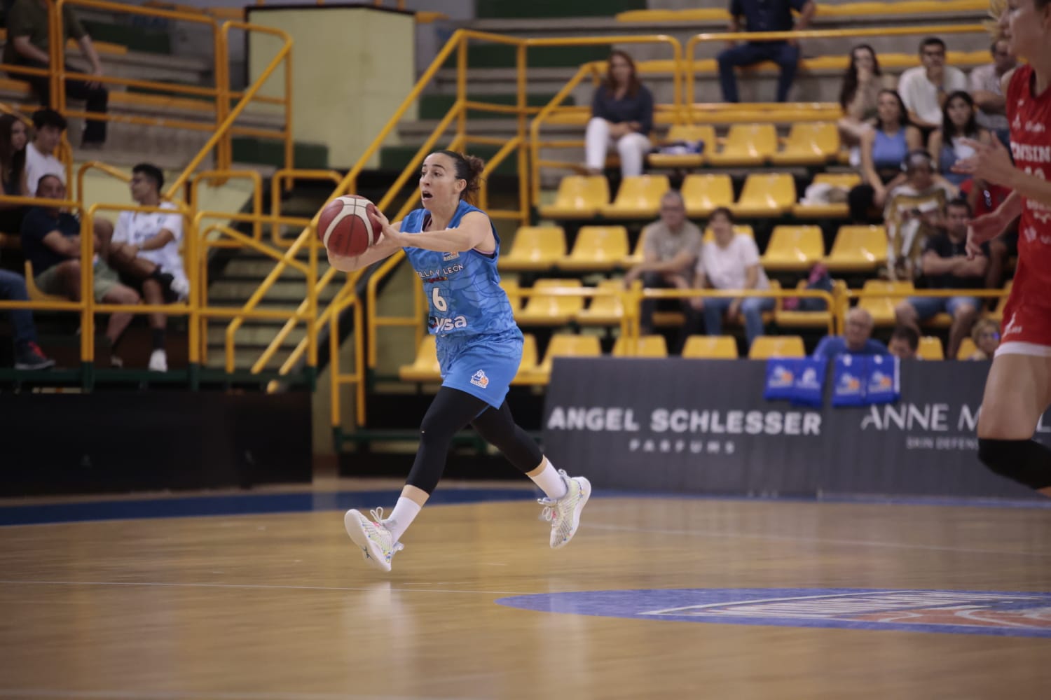 Avenida supera a Maquinaria Ensino en el Torneo de Ferias (76-59)