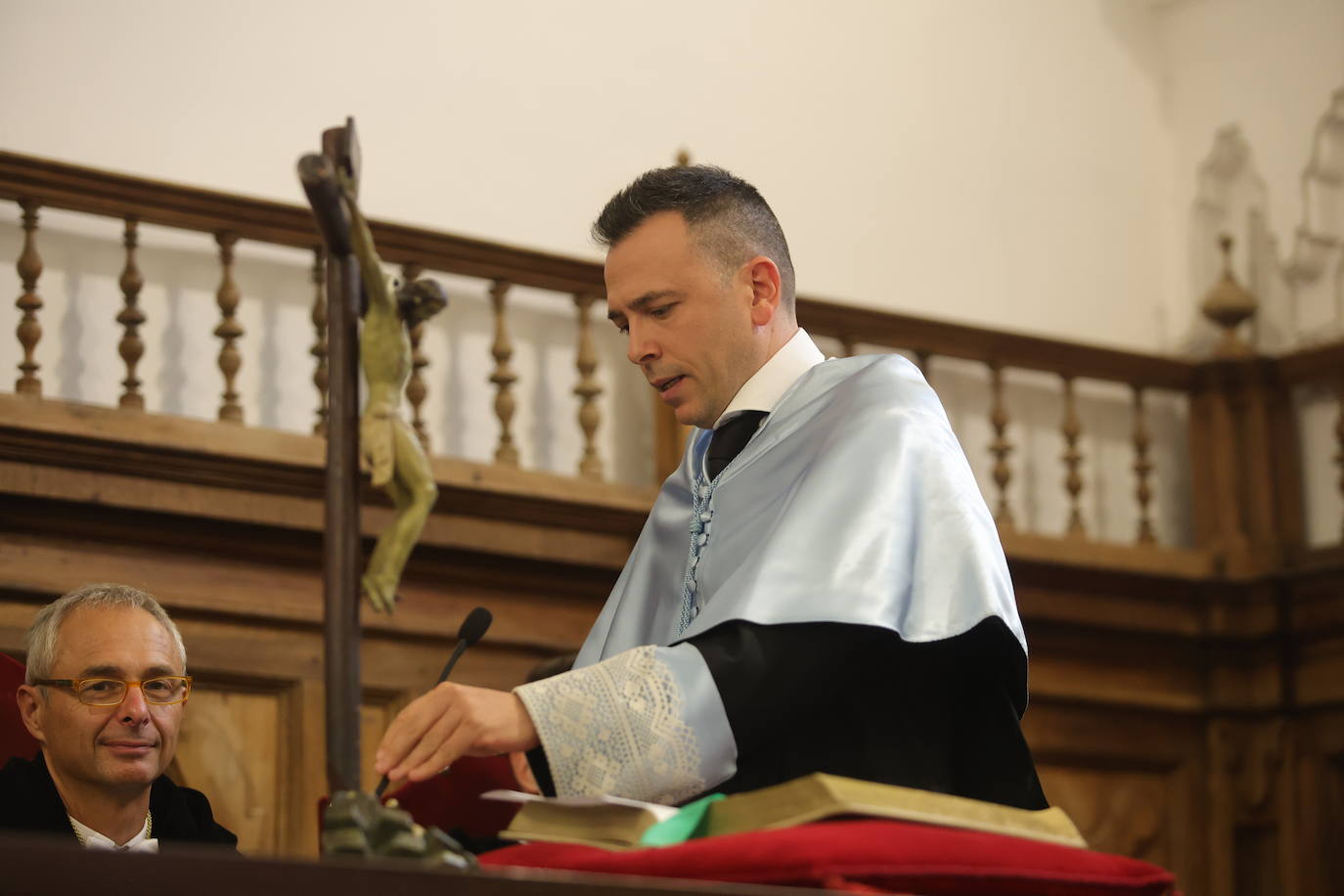 Santiago García-Jalón toma posesión como rector de la UPSA