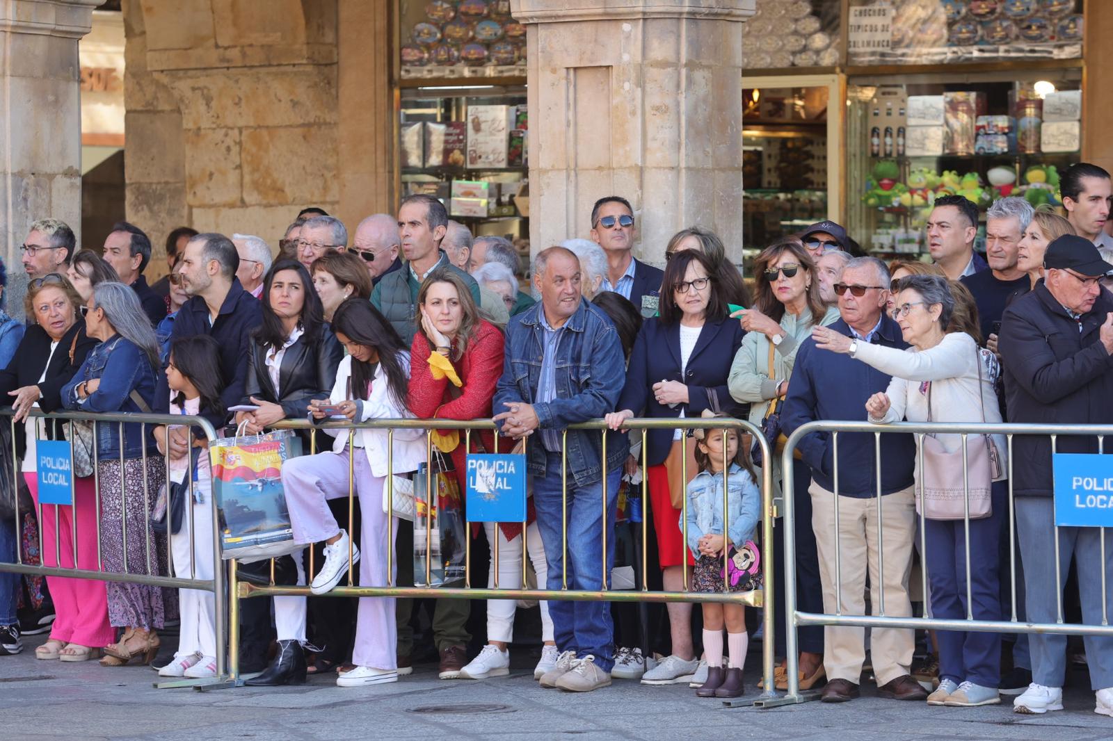 Solemne jura de bandera en la Plaza Mayor de Salamanca con la Guardia Real