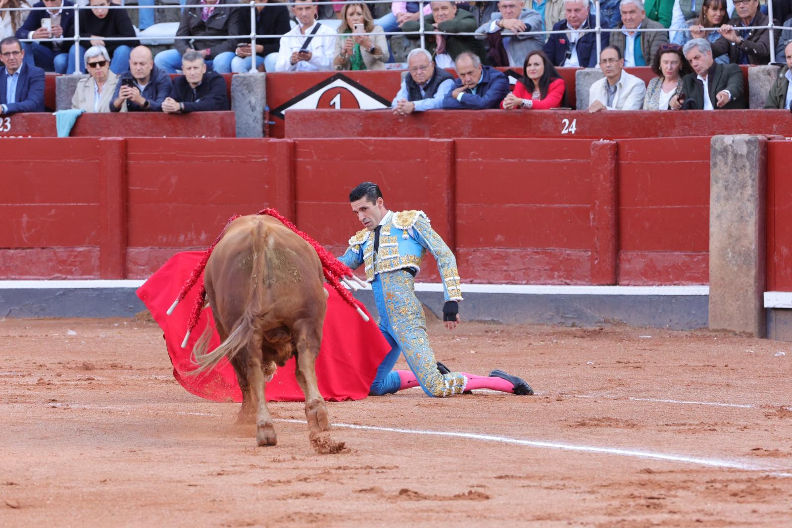 Talavante abre la puerta grande de La Glorieta con toros de El Puerto
