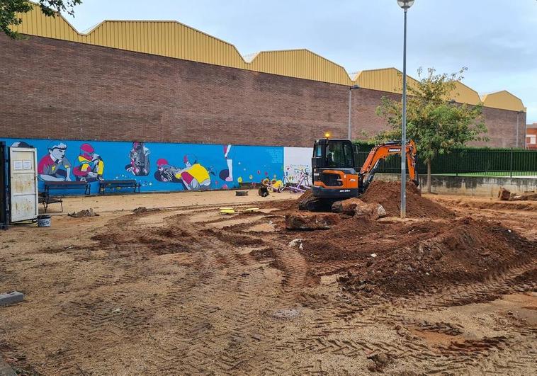 El Ayuntamiento inicia los trabajos de una nueva zona de juegos infantiles en Ciudad Jardín