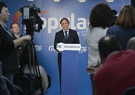 Imagen de archivo de Carlos García Carbayo en la sede del Partido Popular en Salamanca.