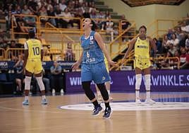 El debut de Avenida convence en la cancha y en la grada