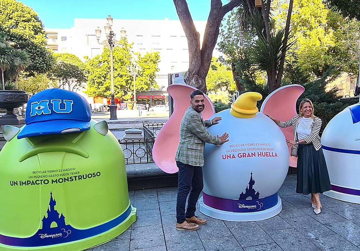 María José Coca y José Carlos Agustina presentan 'Reciclar vidrio es mágico'.