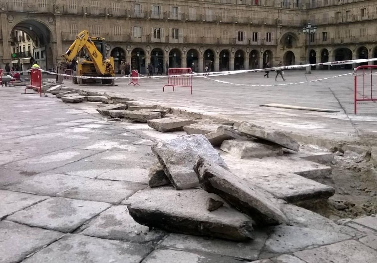 Los retoques de la Plaza Mayor de Salamanca: 70 años de cirugías para conservar el monumento