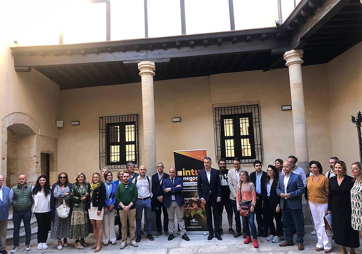 Participantes en la presentación de Intur Negocios a las empresas de turismo de Salamanca.