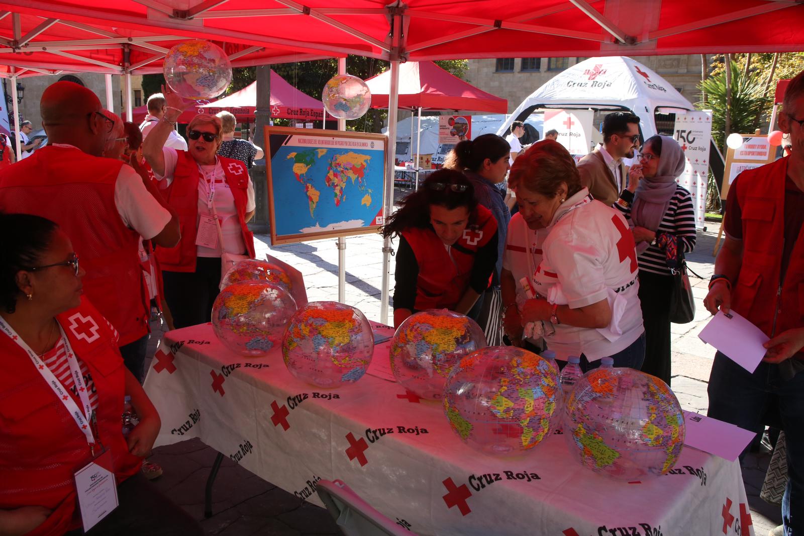Cruz Roja sopla las 150 velas arropada de cientos de voluntarios