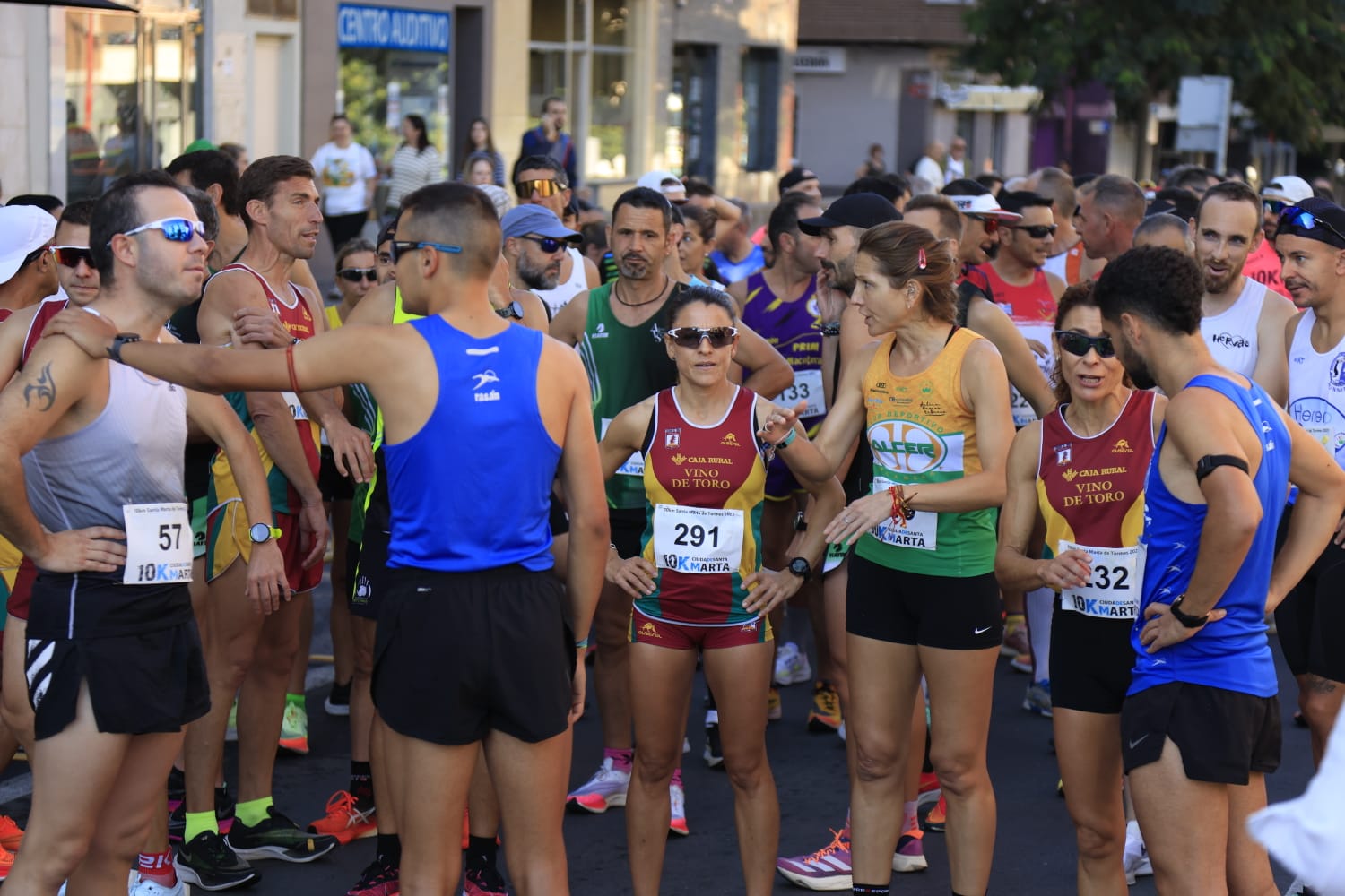 Adrián Moro y Verónica Sánchez, los más rápidos en la carrera de Santa Marta