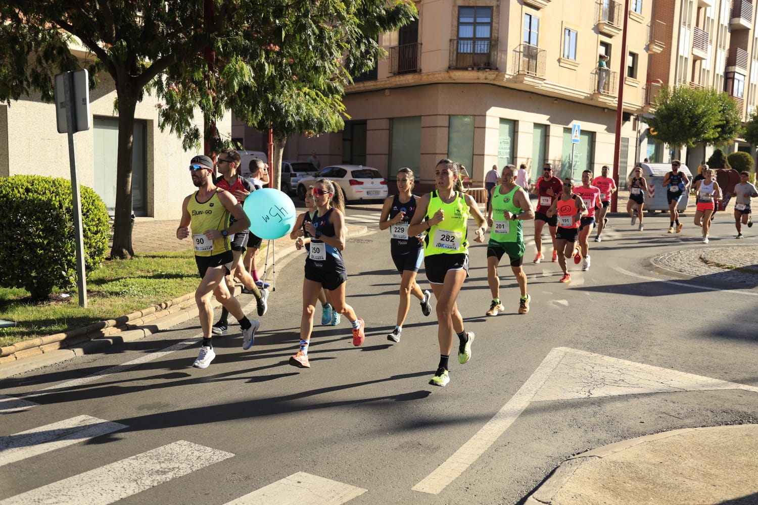 Adrián Moro y Verónica Sánchez, los más rápidos en la carrera de Santa Marta