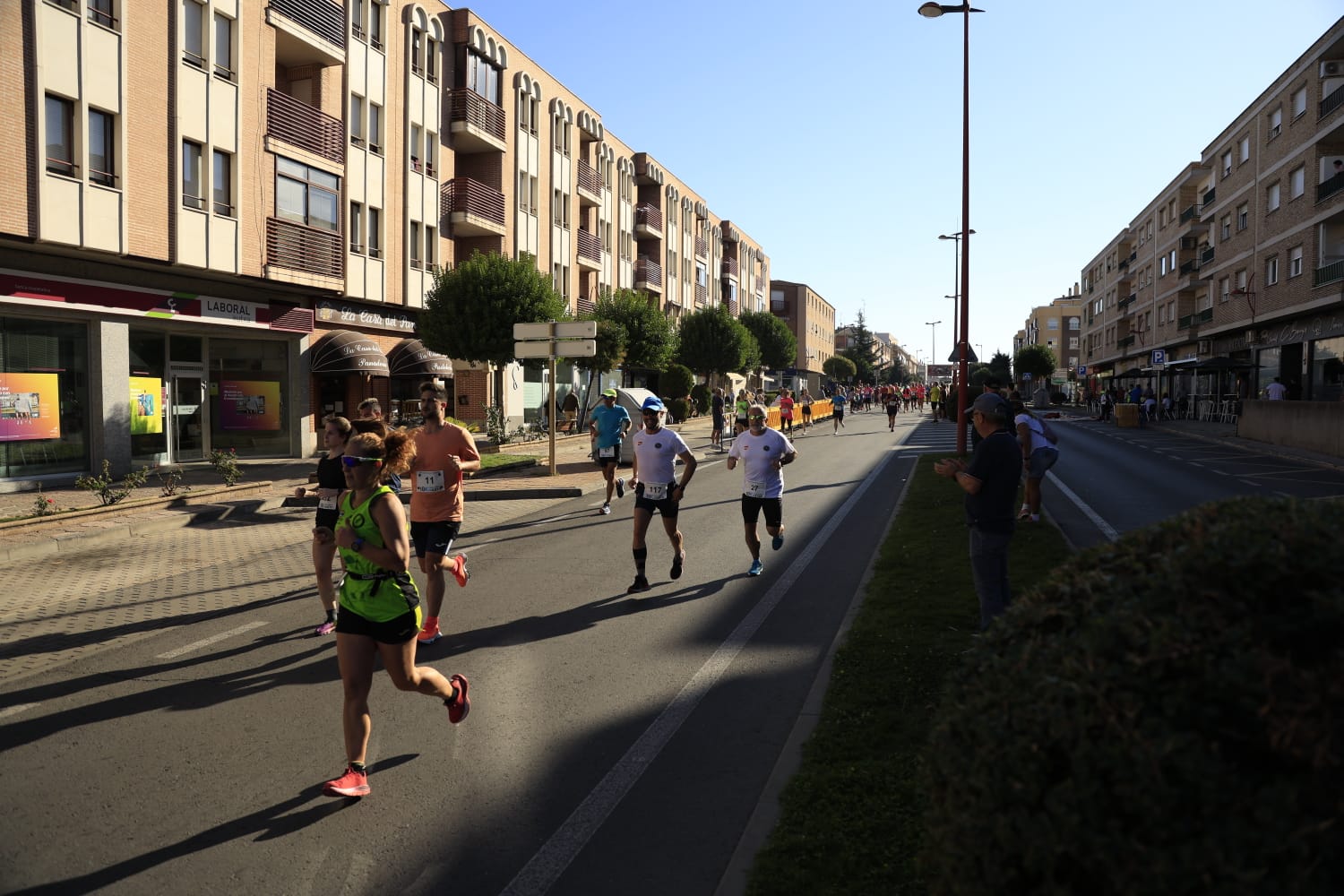 Adrián Moro y Verónica Sánchez, los más rápidos en la carrera de Santa Marta