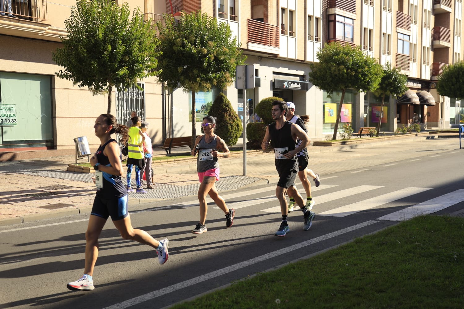 Adrián Moro y Verónica Sánchez, los más rápidos en la carrera de Santa Marta