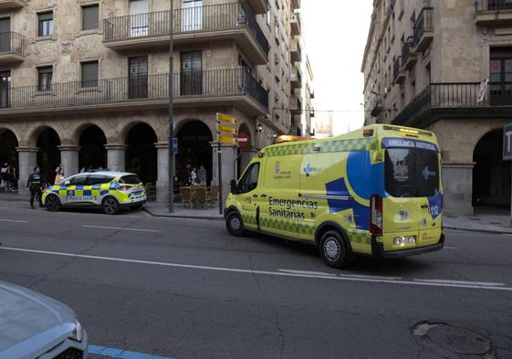 Un varón aturdido tras la colisión de dos turismos en Salamanca